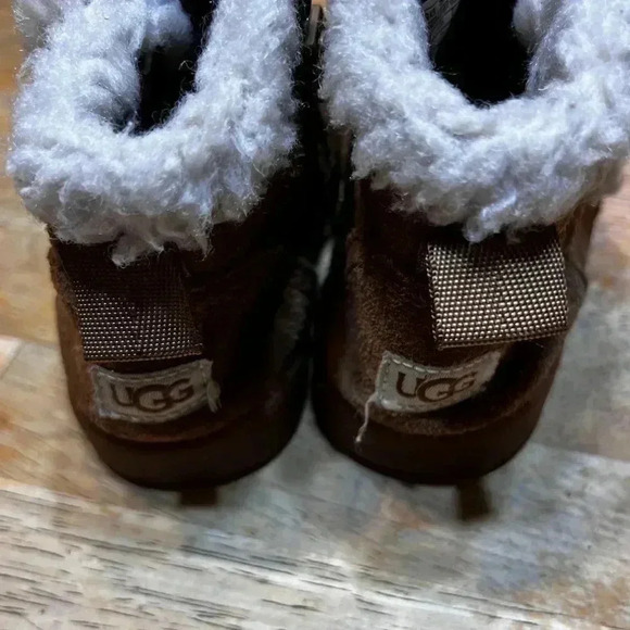 UGG Kids Suede Brown Toddler Size 8 Sheepskin Mallya Boots Great Used Condition - Picture 4 of 8